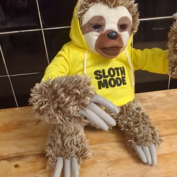 Snax The Sloth Mimicking Talking Sloth Plush Creepy Possessed Voice Play Back - Picture 4 of 10